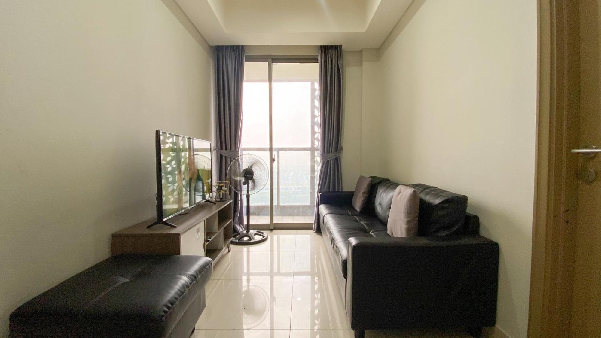 Comfortable And Minimalist 2br At Gold Coast By Travelio * Jakarta